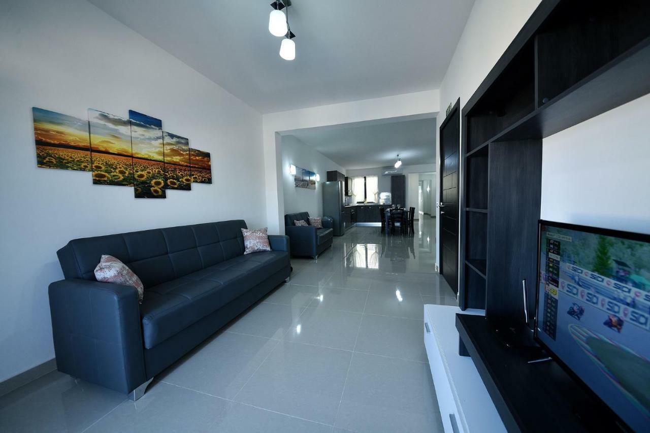 Anici Crt Penthouse 4 - With Private Rooftop Pool ビクトリア エクステリア 写真